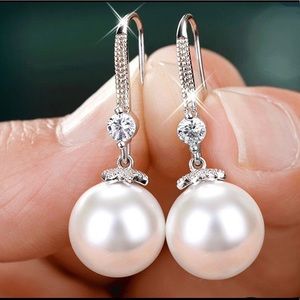 NEW 18k White Gold Plated Pearl Diamonds Earrings!